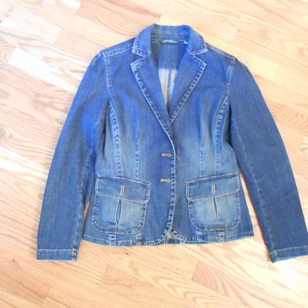 Eddie Bauer Womens Denim Jean Jacket Size M V-Neck